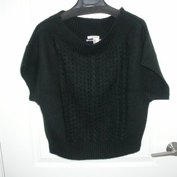 DKNY Black Short Sleeved Crop Pullover - Picture 2 of 9